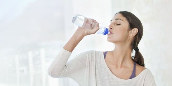 Drink at least 2 liters of water a day for fast weight loss. 